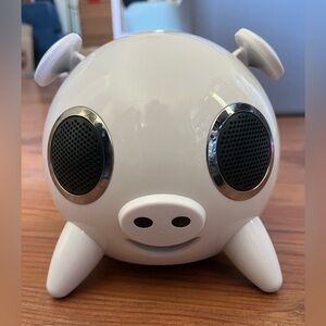 White Pig-Shaped Speaker